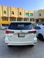 تويوتا فورتنر 2021 SUV للإيجار - أبيض، 7 مقاعد